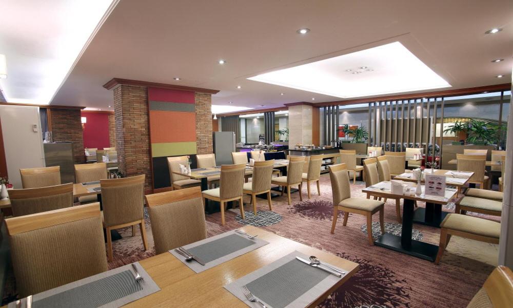 Admiral Hotel Geoje Bagian luar foto