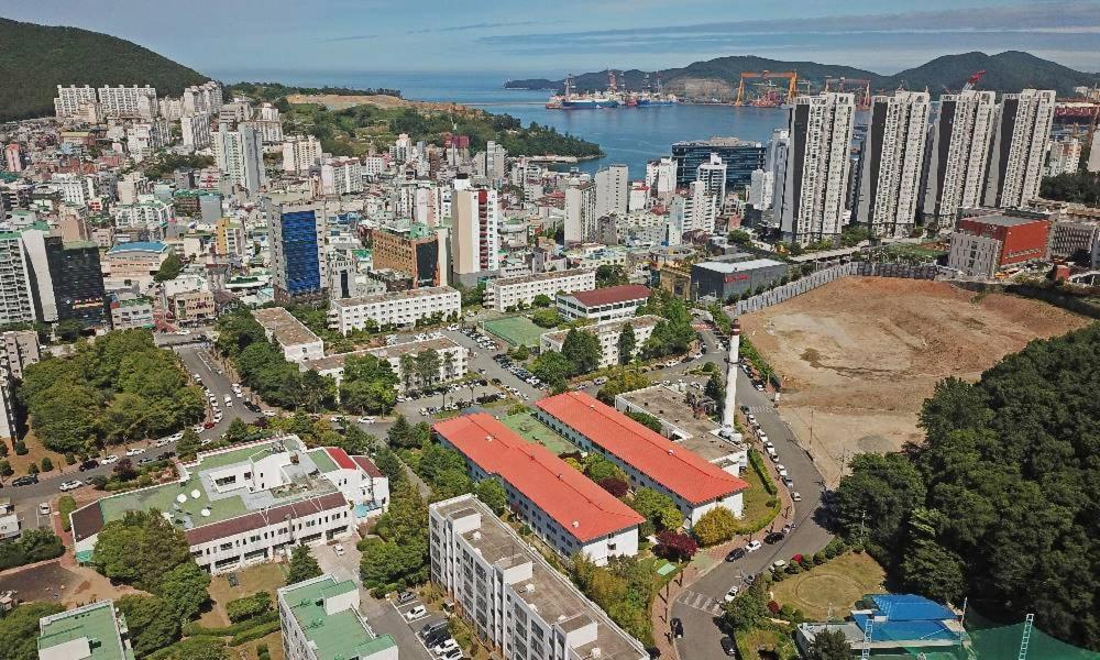 Admiral Hotel Geoje Bagian luar foto
